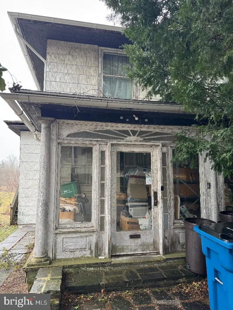 140 E Walnut St, Sellersville, PA 18960 - #1