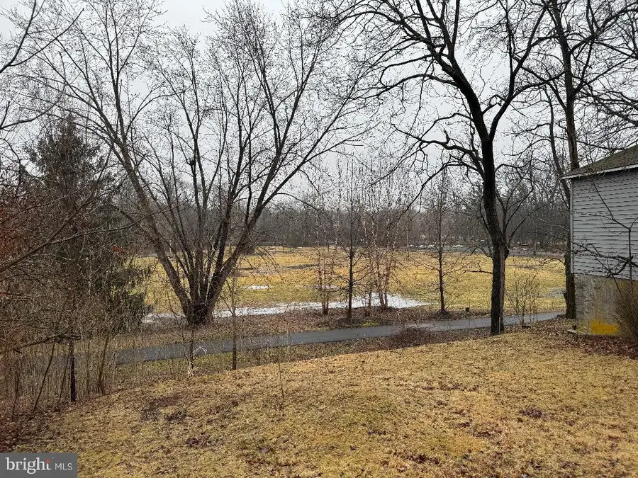 140 E Walnut St, Sellersville, PA 18960 - #3