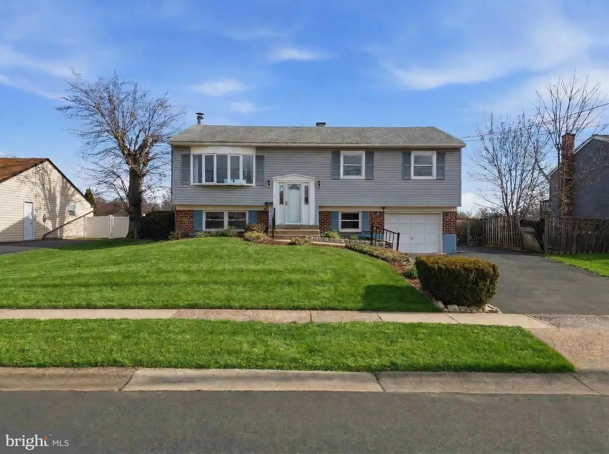 403 Byron Rd, Warminster, PA 18974 - #1