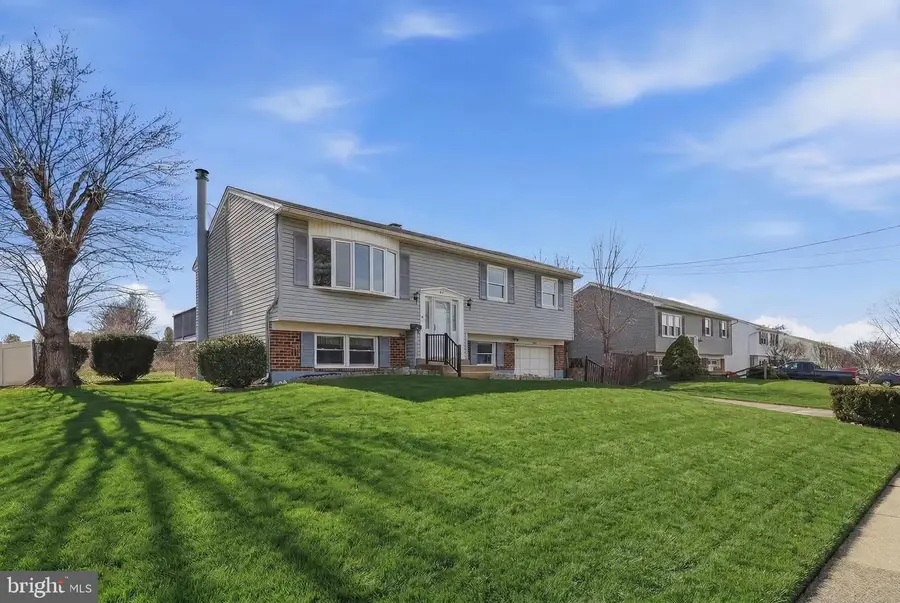 403 Byron Rd, Warminster, PA 18974 - #2