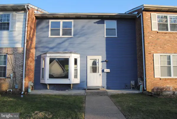 1912 Arrowood Dr, BENSALEM, PA 19020