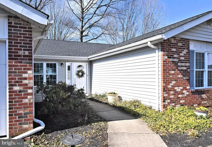 25 S Lancaster Ln, Newtown, PA 18940 - #3