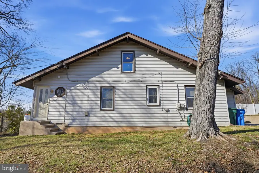 4400 Newportville Rd, Levittown, PA 19056 - #3