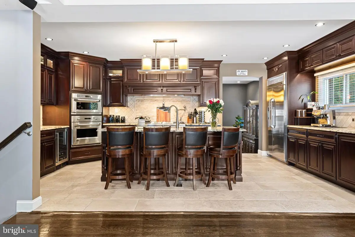 165 Valley Dr, Southampton, PA 18966 - #1