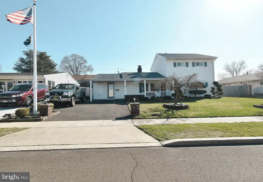 8 Summer Ln, Levittown, PA 19055 - #3