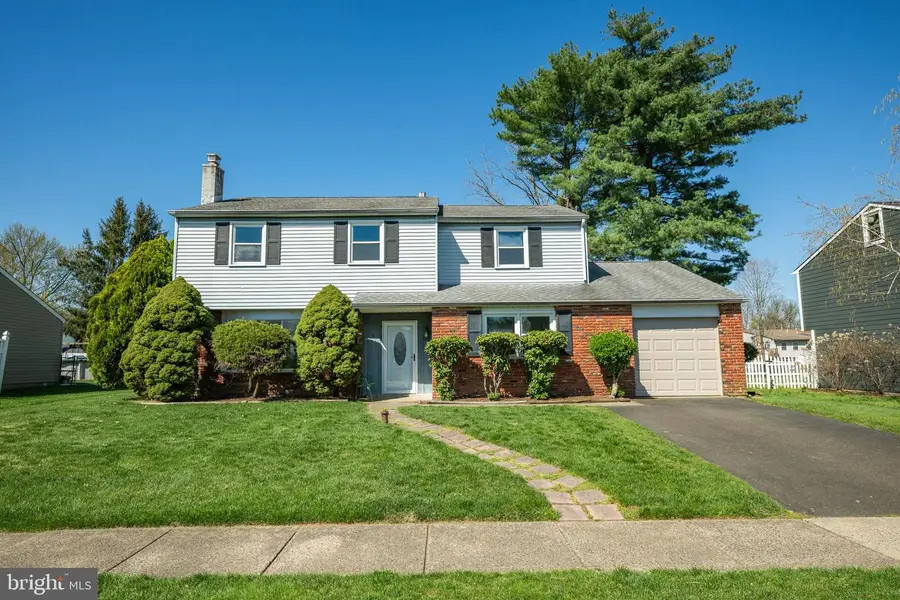 11 Maplewood Dr, Levittown, PA 19056 - #3