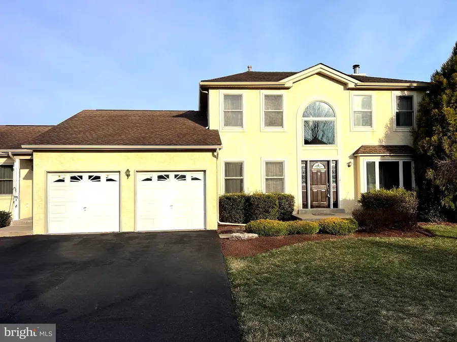 621 Nicole Dr, Southampton, PA 18966 - #2