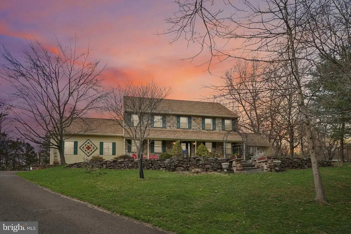 1324 Shadow Creek Ln, Warrington, PA 18976 - #1