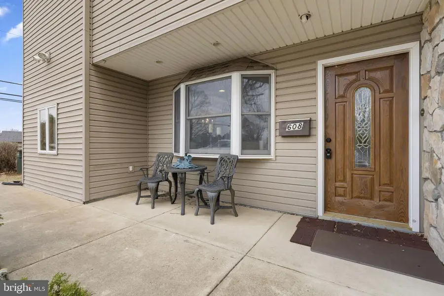 608 E Pine St, Feasterville Trevose, PA 19053 - #2