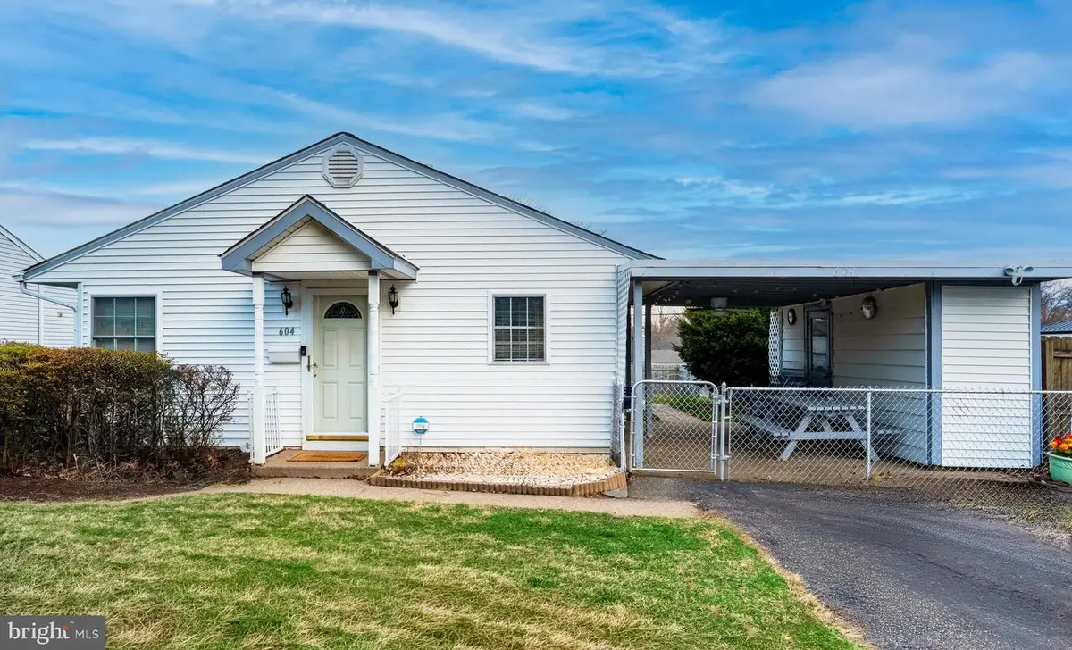 604 Trenton Rd, Fairless Hills, PA 19030 - #1