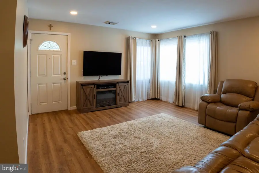 604 Trenton Rd, Fairless Hills, PA 19030 - #2