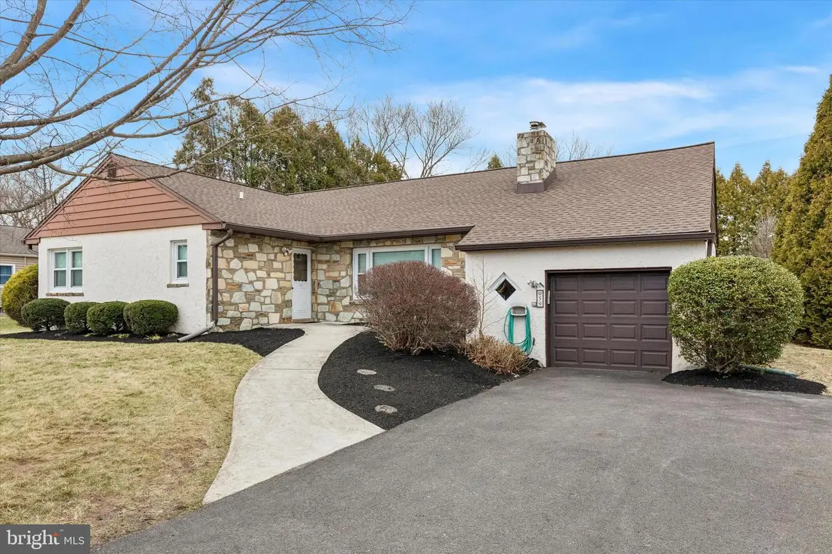 59 E Hillcrest Ave, Chalfont, PA 18914 - #1