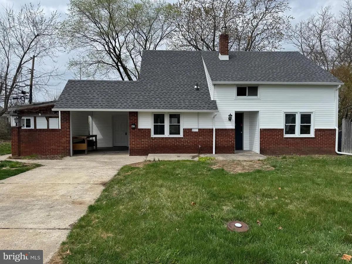 67 Horseshoe Ln, Levittown, PA 19055 - #1