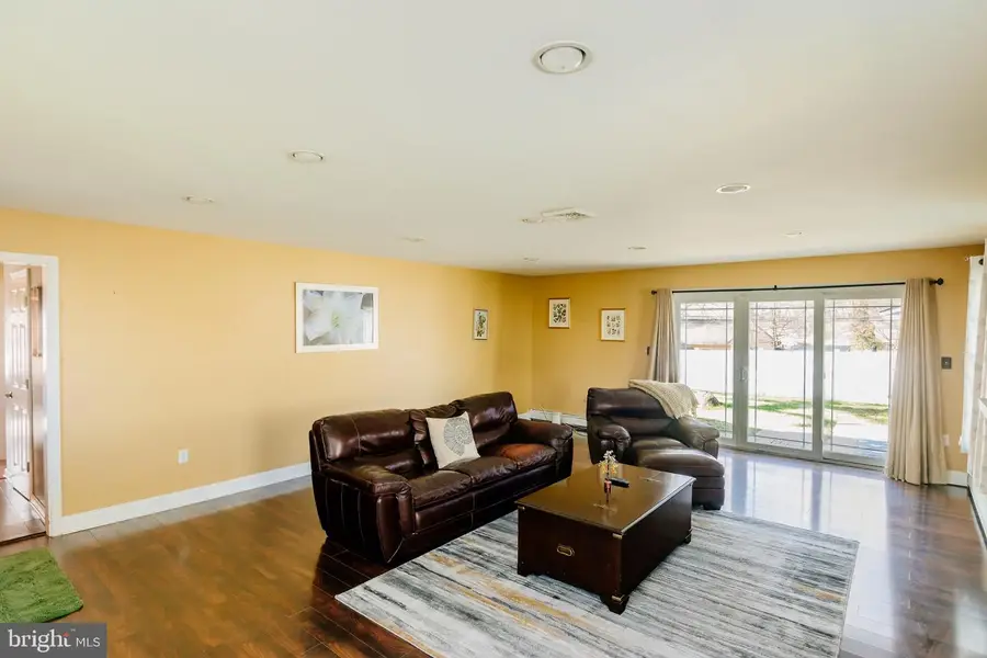 35 Mimosa Ln, Levittown, PA 19054 - #3