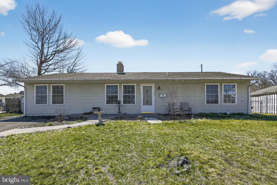 103 Daffodil Ln, Levittown, PA 19055 - #2