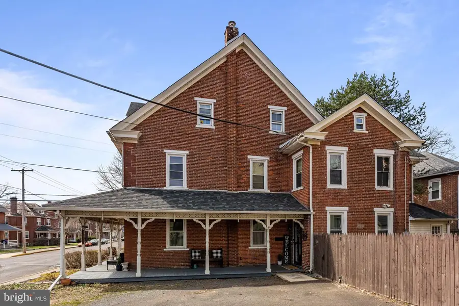 28 S 5th St, Perkasie, PA 18944 - #3