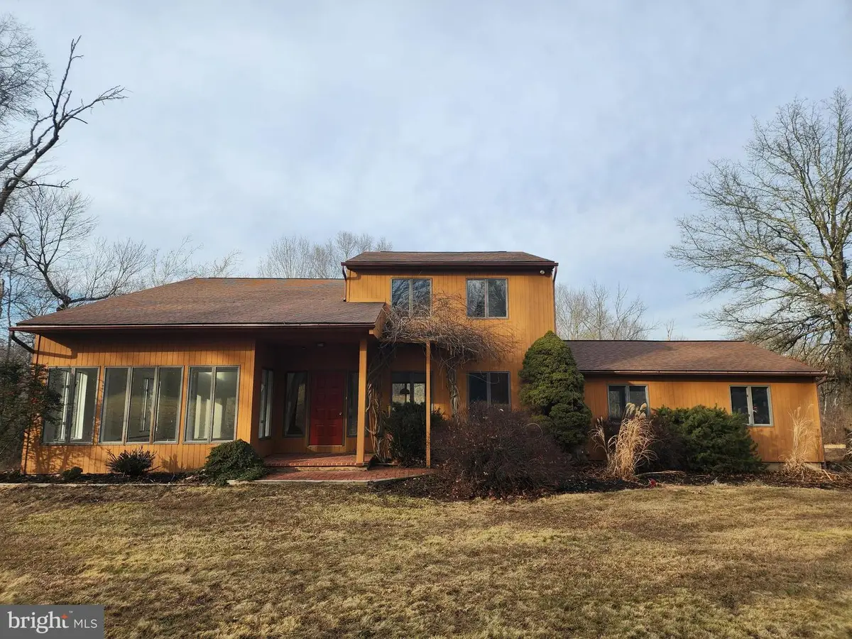 130 Pine Ln, Newtown, PA 18940 - #1