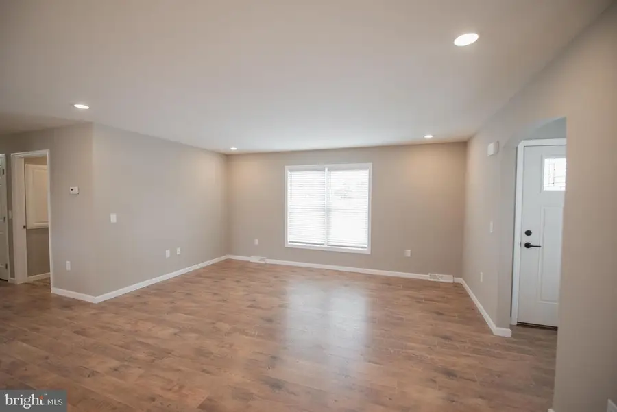 85 Waterford Ln, Sellersville, PA 18960 - #2