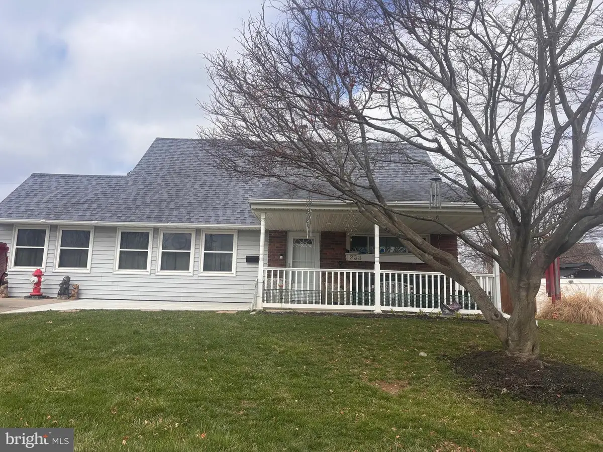 233 Kenwood Dr S #s, Levittown, PA 19055 - #1
