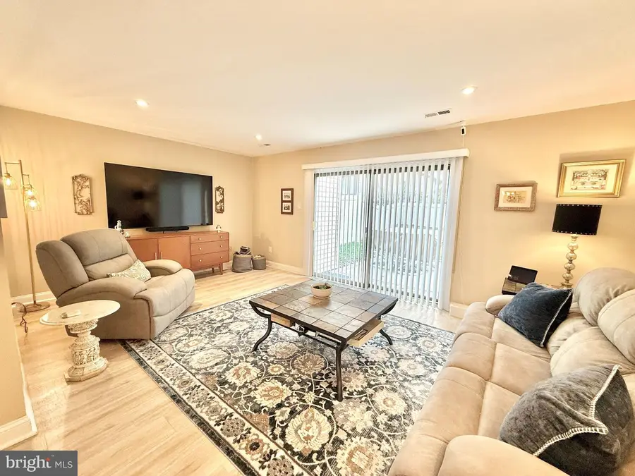 102 Windham Ct, Newtown, PA 18940 - #2