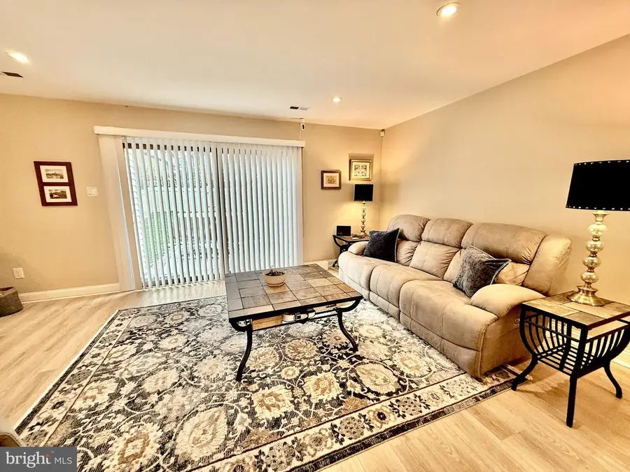 102 Windham Ct, Newtown, PA 18940 - #3