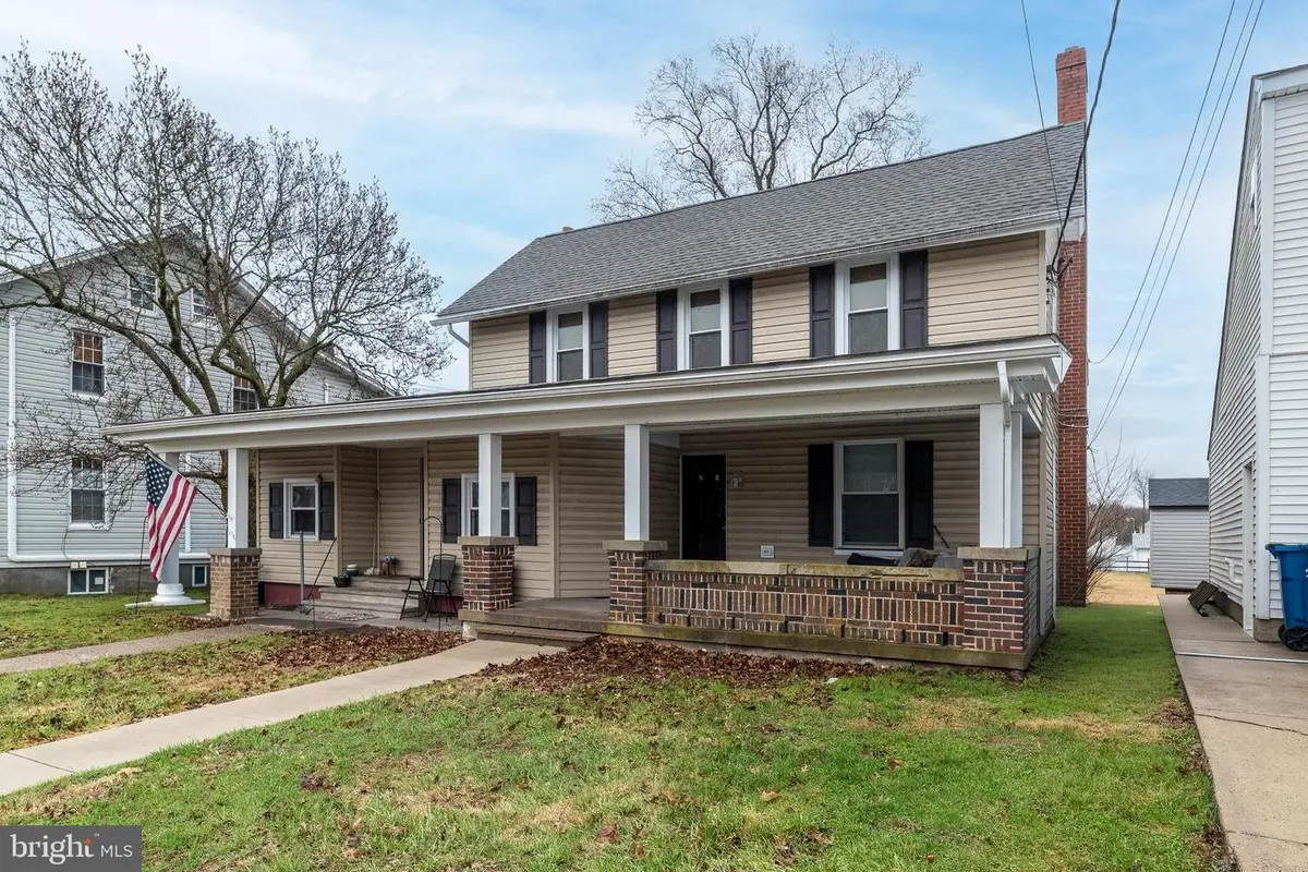 10 N Main St, Trumbauersville, PA 18970 - #1