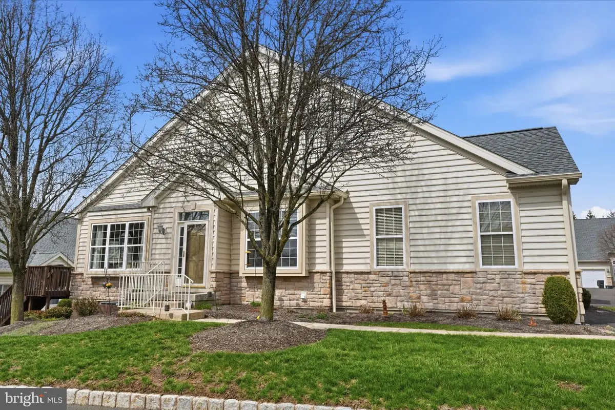 201 Canterbury Ct #31, Warrington, PA 18976 - #1