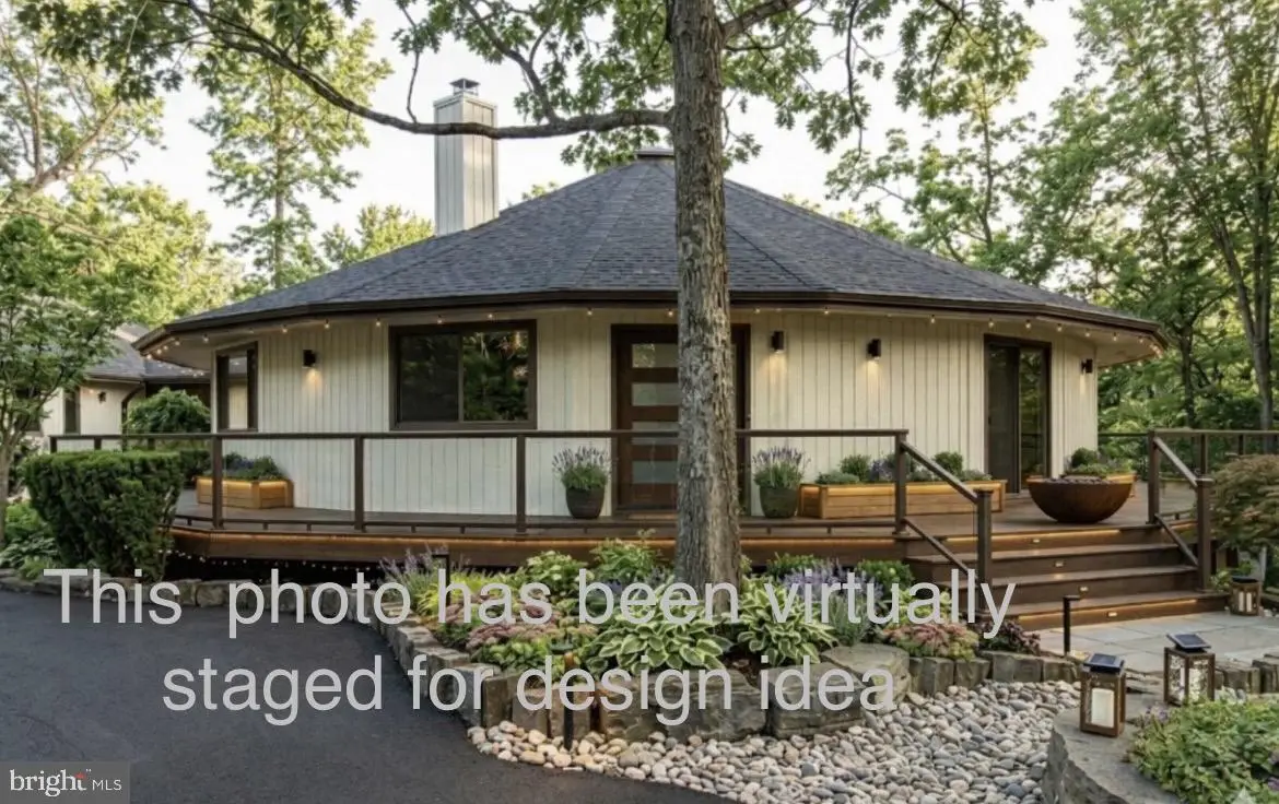 2119 S Sugan Rd, New Hope, PA 18938 - #1