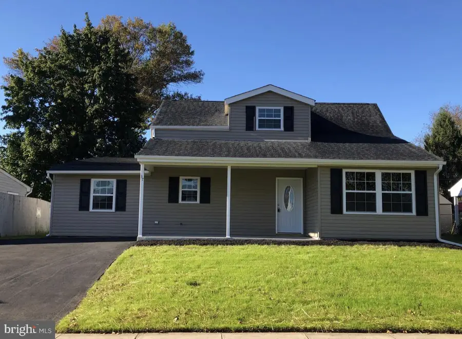 37 River Ln, Levittown, PA 19055 - #2