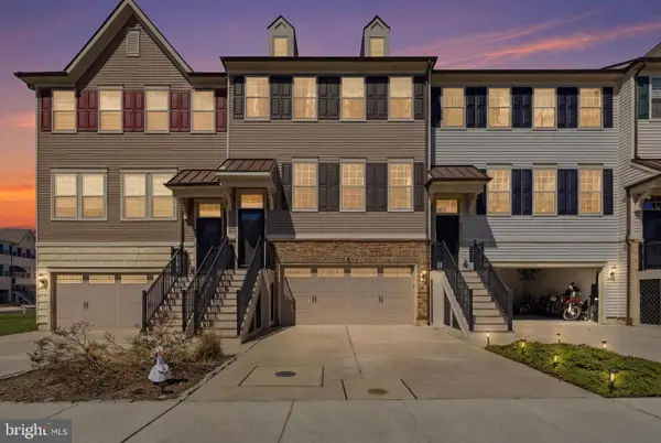 441 Tall Oaks Dr, WARMINSTER, PA 18974