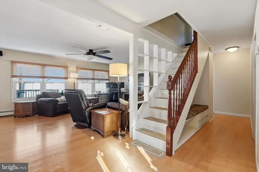 28 Sycamore Rd, Levittown, PA 19056 - #2