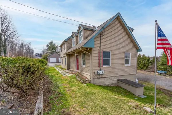 3757 Windy Bush Rd, NEW HOPE, PA 18938