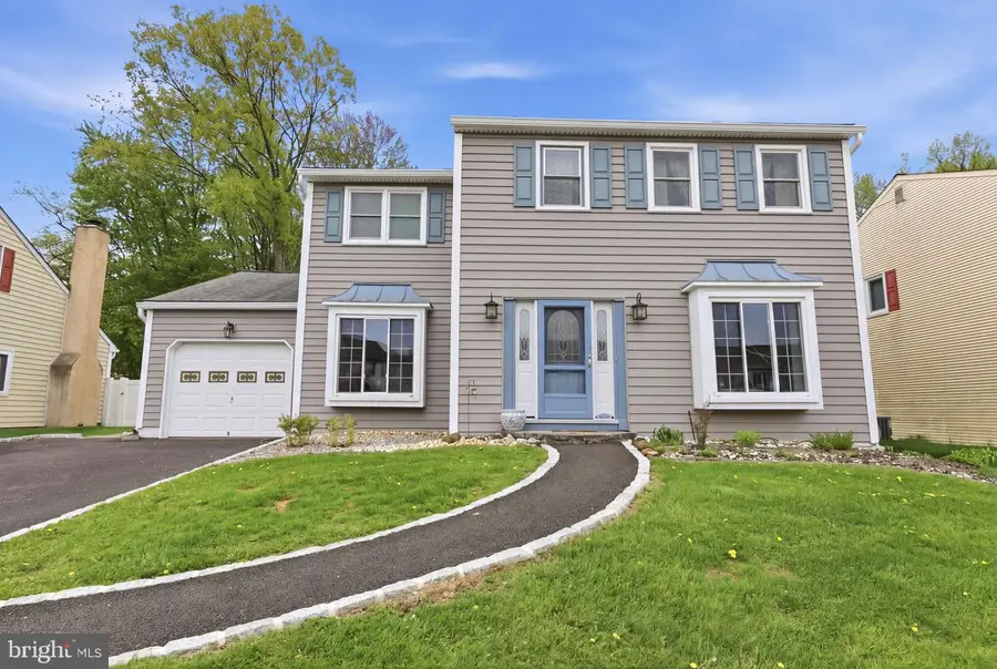 595 Buck Dr, Fairless Hills, PA 19030 - #2