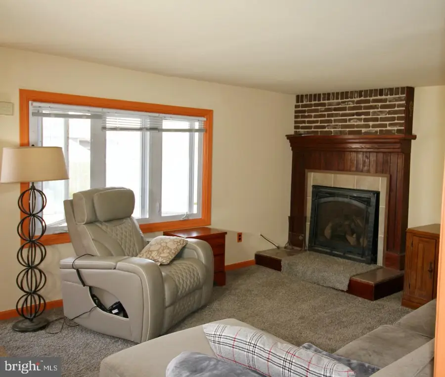 189 Centre St, Morrisville, PA 19067 - #2