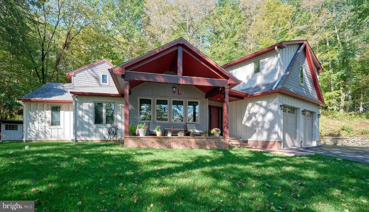 927 Taylorsville Rd, Washington Crossing, PA 18977 - #1