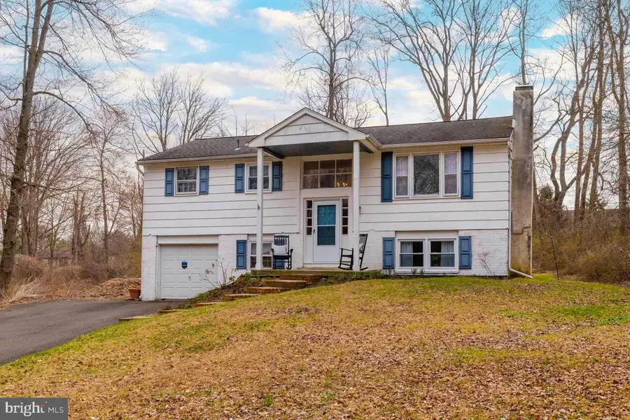 1555 Fieldwood Rd, Southampton, PA 18966 - #2