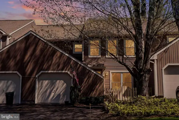 1560 Hummingbird Ct, YARDLEY, PA 19067