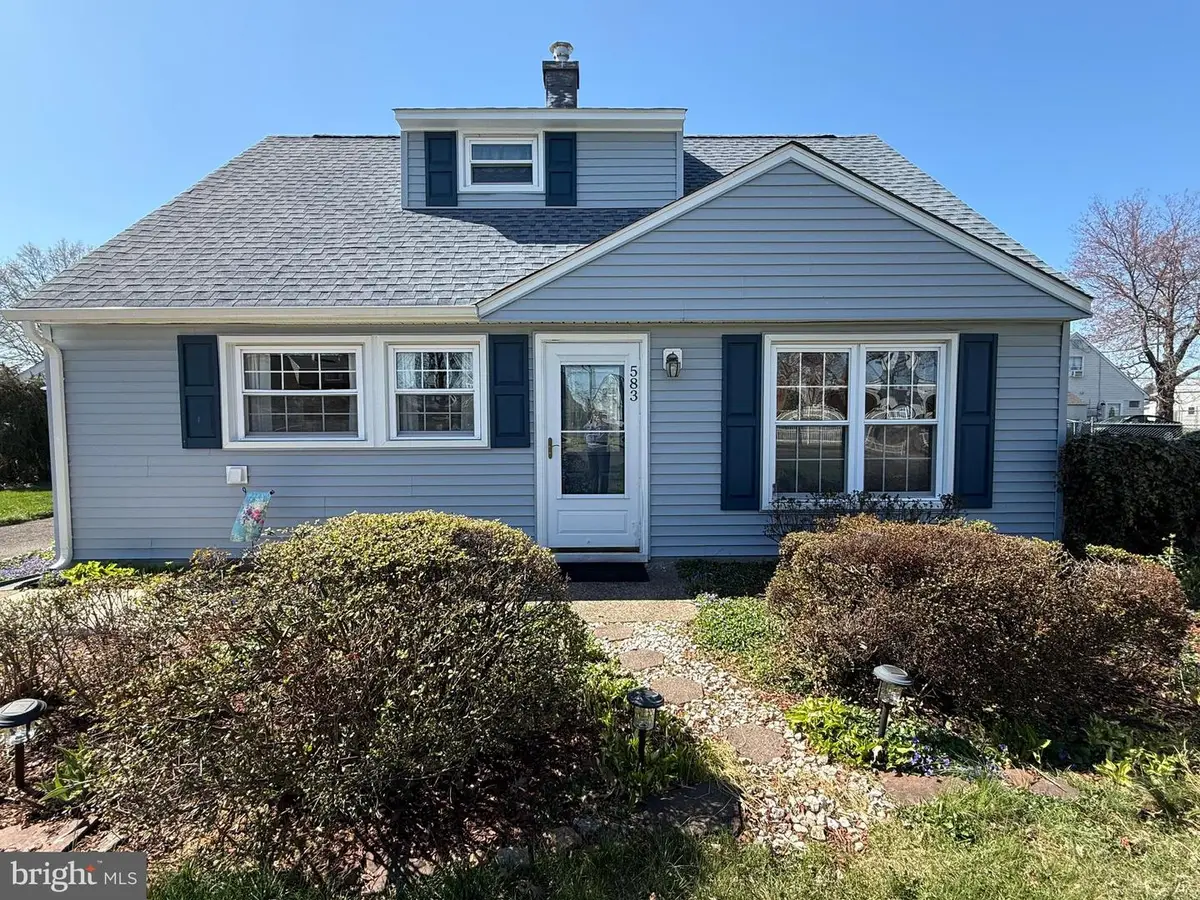 583 Arbor Rd, Morrisville, PA 19067 - #1