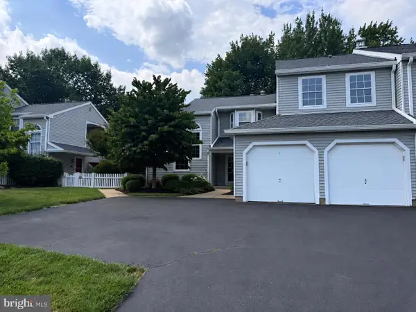 648-b Rose Hollow Dr #648b, YARDLEY, PA 19067