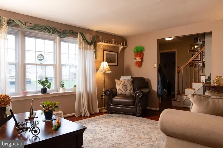 253 Kent Rd, Warminster, PA 18974 - #2