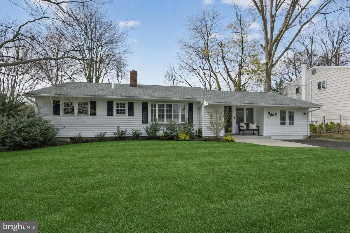 28 Manor Ln #n, Yardley, PA 19067 - #1