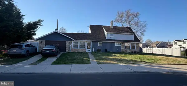 123 Goldenridge Dr, LEVITTOWN, PA 19057