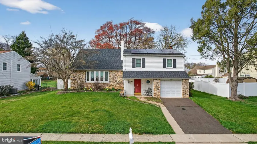 155 Rice Dr, Morrisville, PA 19067 - #2