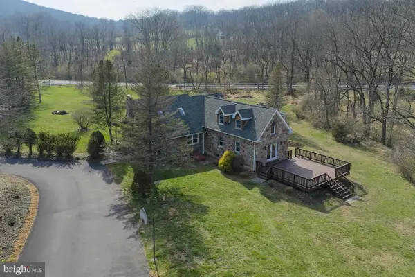 4325 Lehnenberg Rd, RIEGELSVILLE, PA 18077