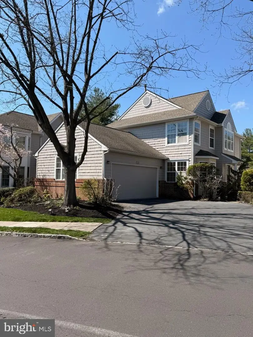 548 Palmer Farm Dr, Yardley, PA 19067 - #2