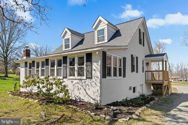 2042 Upper Ridge Rd, GREEN LANE, PA 18054