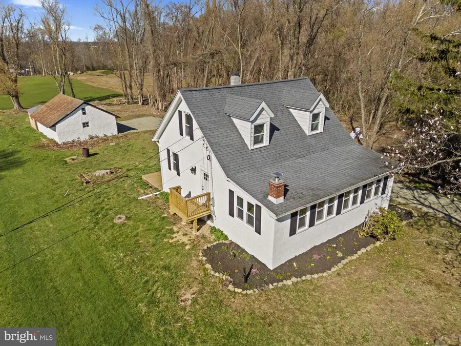 2042 Upper Ridge Rd, Green Lane, PA 18054 - #2