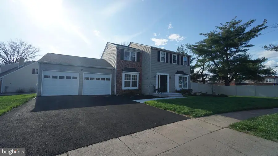 215 Durham Ct, Fairless Hills, PA 19030 - #2