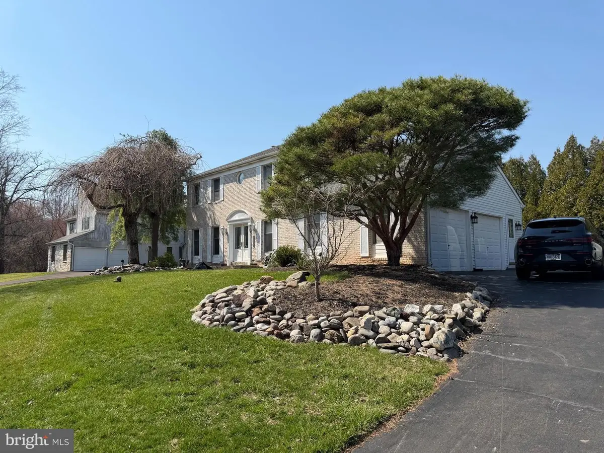 1038 Fawn Dr, Southampton, PA 18966 - #1