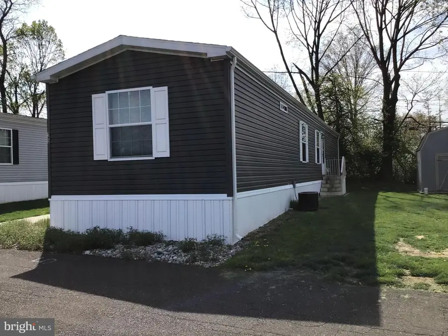 25 Kennedy Dr, Fairless Hills, PA 19030 - #2